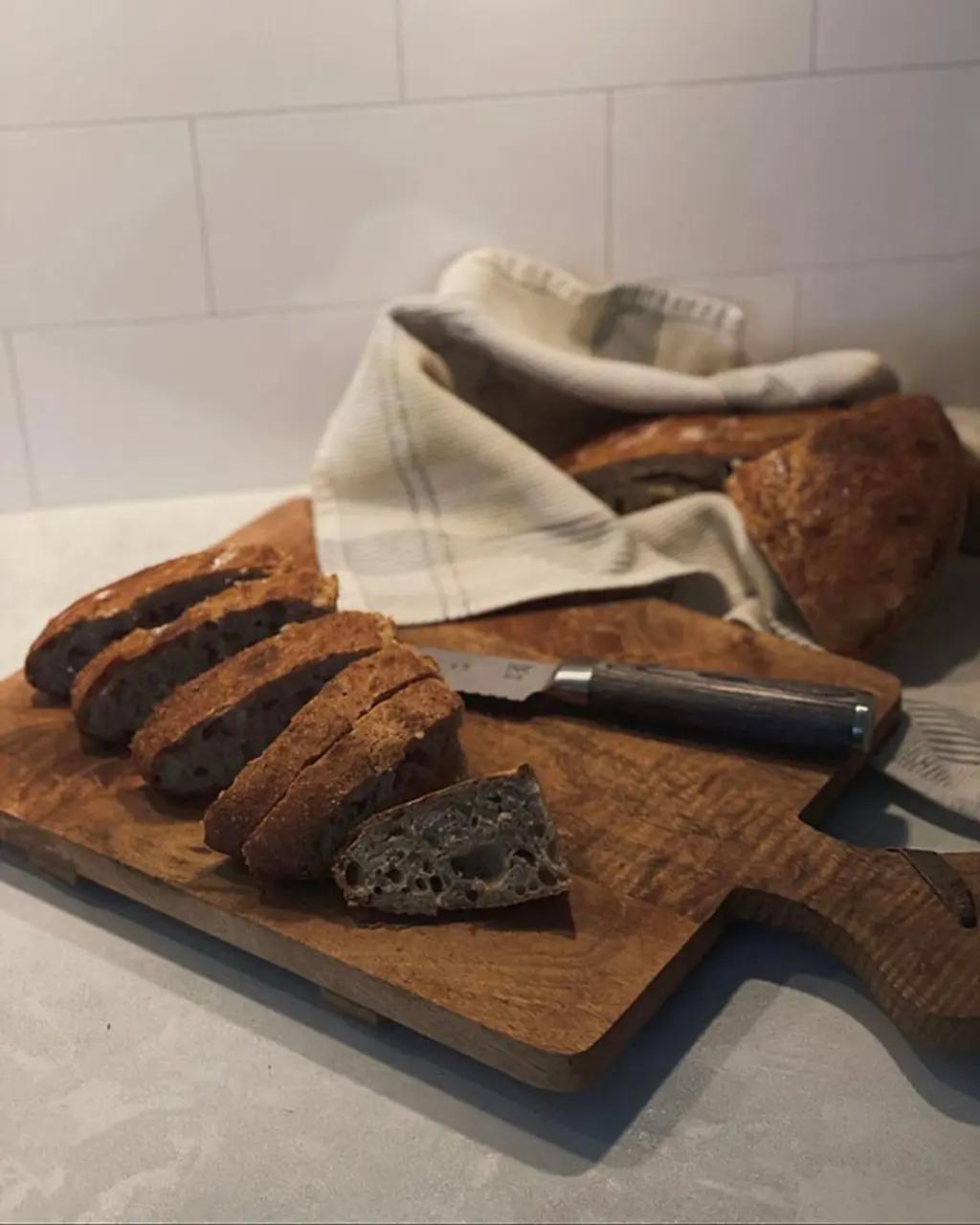 Oyo Opal Bread Knife